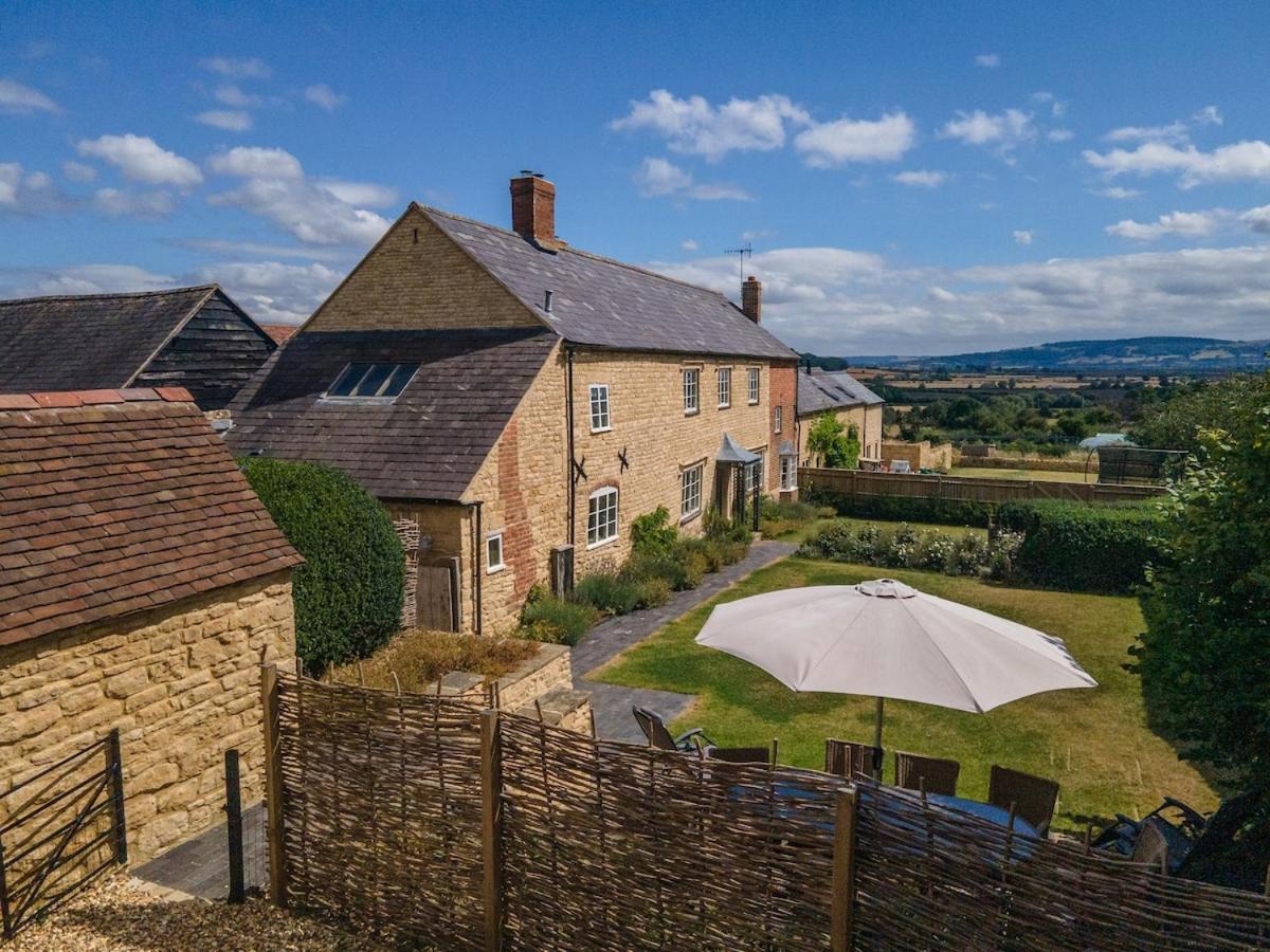 Beautiful Cotswold Farmhouse With Hot Tub Manchester Exterior foto