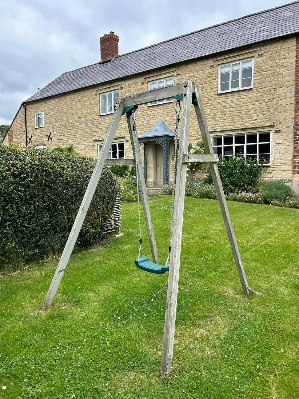 Beautiful Cotswold Farmhouse With Hot Tub Manchester Exterior foto